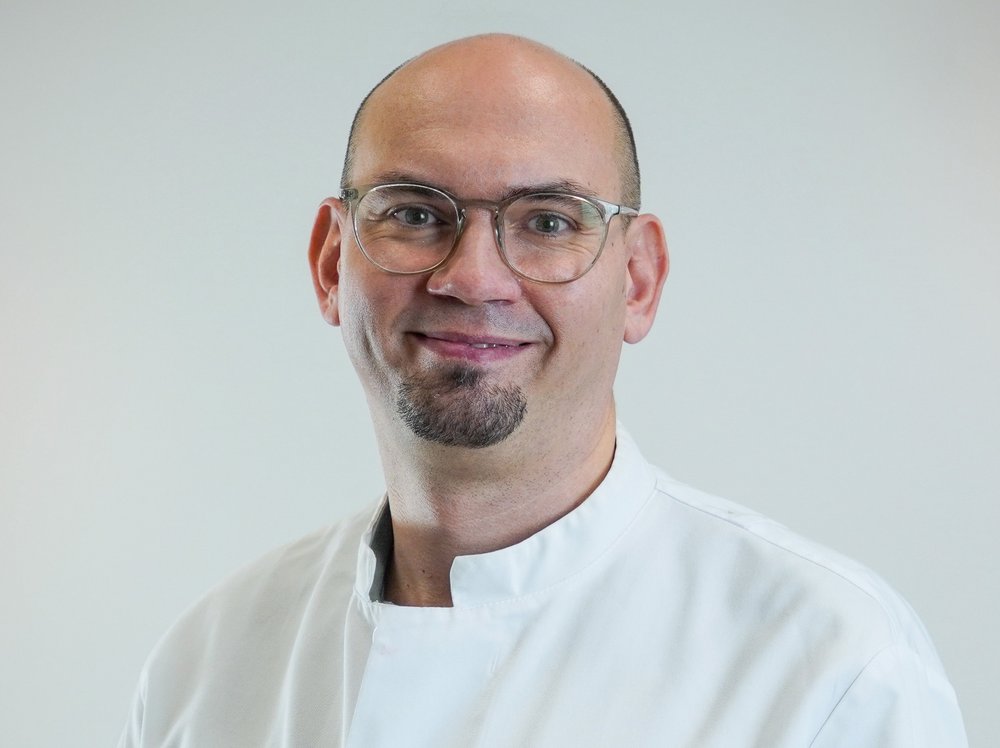 Portraitfoto von Dr. med Elmar Schwarz